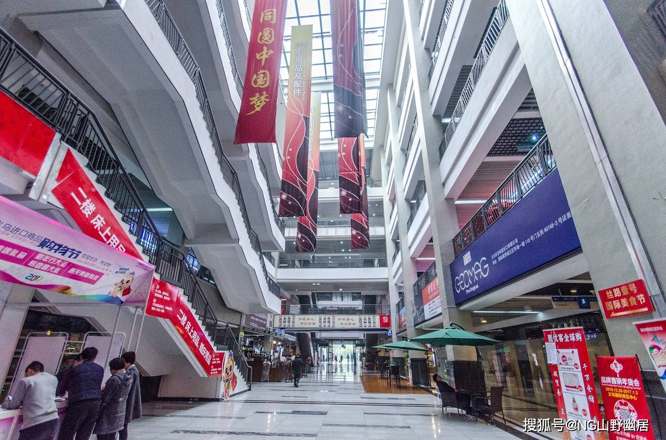 布匹批发市场，繁荣的交易场所与文化的交汇点