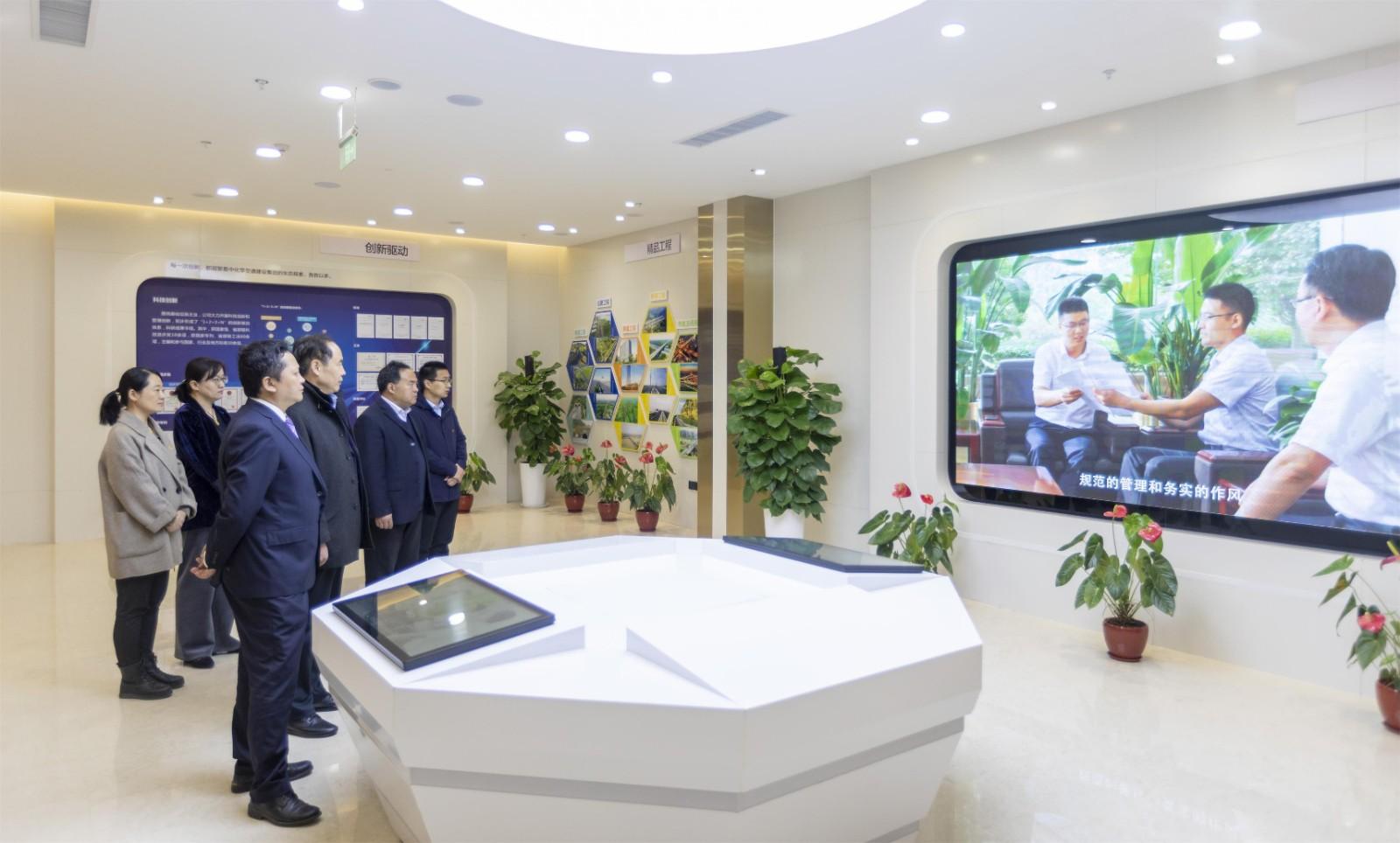 一、标题，探索1米八模型网的世界